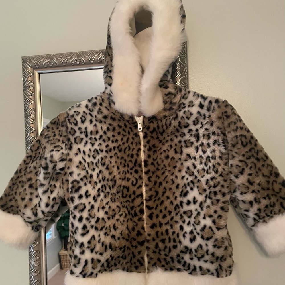 Beautiful, fur, leopard coat.
